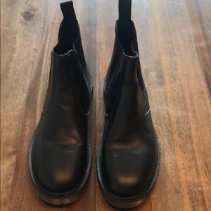 Aktrak black leather slip on gum boot